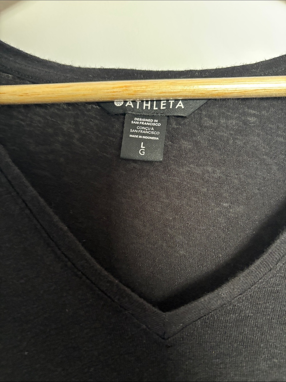 Athleta Black V-Neck Short Sleeve Top - Picture 2 of 3